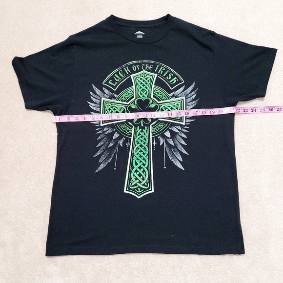 Luck Of The Irish Saint Patrick's Day Celtic Cross Graphic T-Shirt Unisex Size L - Picture 6 of 10
